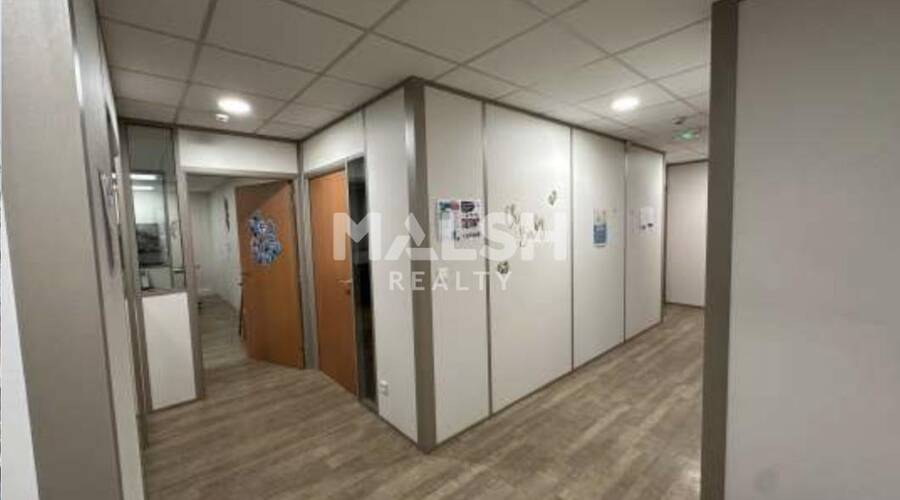 MALSH Realty & Property - Bureau - Extérieurs NORD (Villefranche / Belleville) - Limas - 2