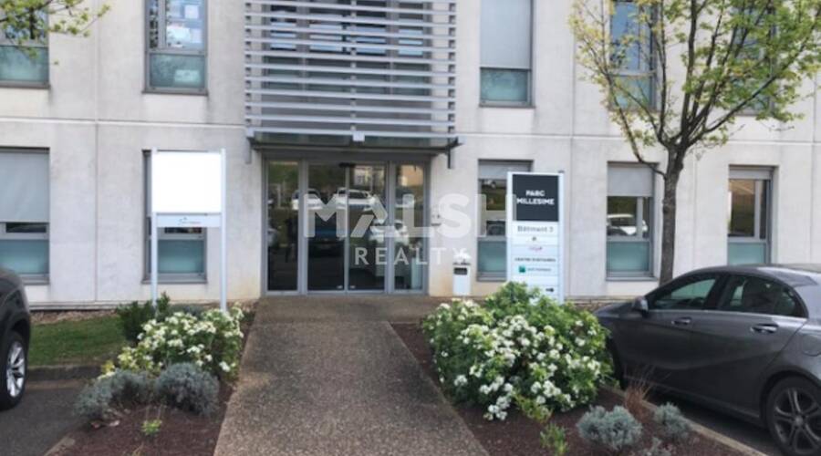 MALSH Realty & Property - Bureau - Extérieurs NORD (Villefranche / Belleville) - Limas - 4