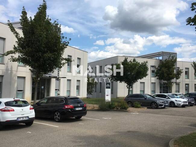MALSH Realty & Property - Bureau - Extérieurs NORD (Villefranche / Belleville) - Limas - 1