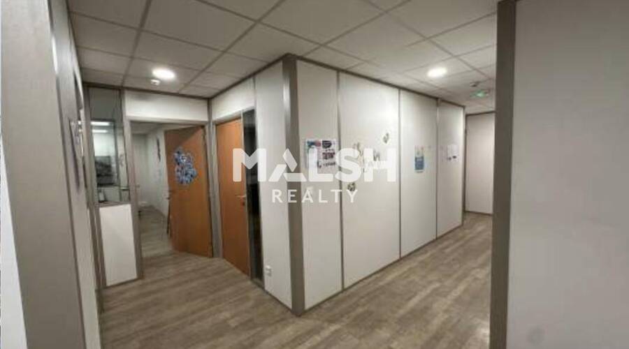 MALSH Realty & Property - Bureau - Extérieurs NORD (Villefranche / Belleville) - Limas - 2