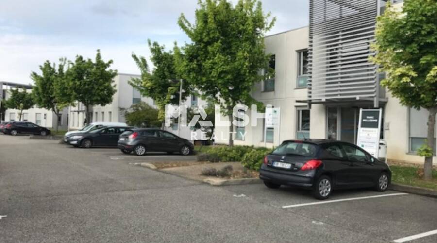 MALSH Realty & Property - Bureau - Extérieurs NORD (Villefranche / Belleville) - Limas - 5