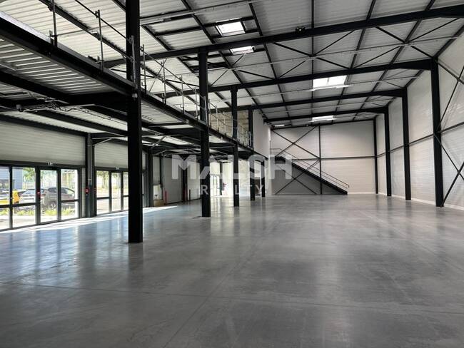 MALSH Realty & Property - Local d'activités - Nord Isère ( Ile d'Abeau / St Quentin Falavier ) - Saint-Quentin-Fallavier - 1