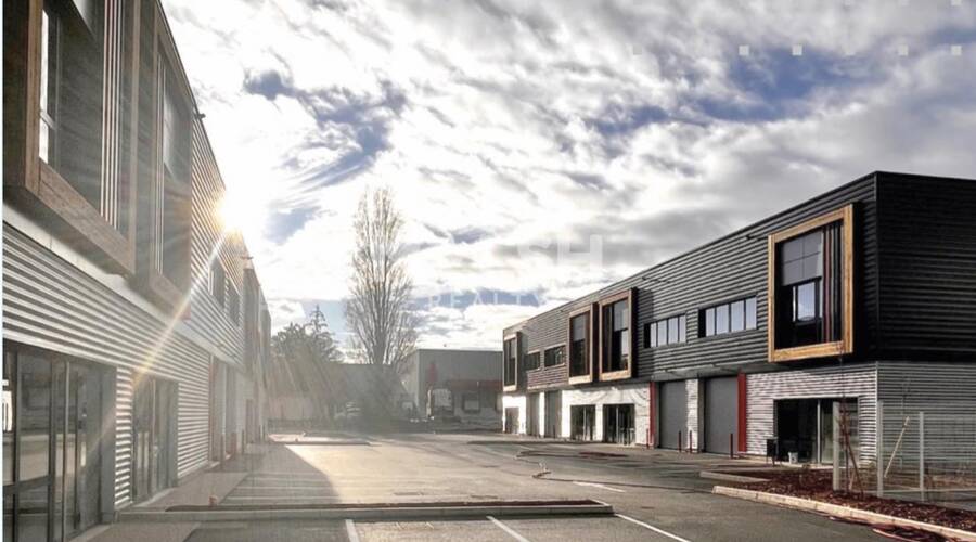 MALSH Realty & Property - Local d'activités - Nord Isère ( Ile d'Abeau / St Quentin Falavier ) - Saint-Quentin-Fallavier - 12