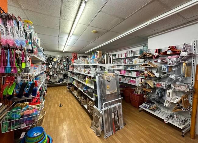 MALSH Realty & Property - Local commercial - Carré de Soie / Grand Clément / Bel Air - Villeurbanne - 1