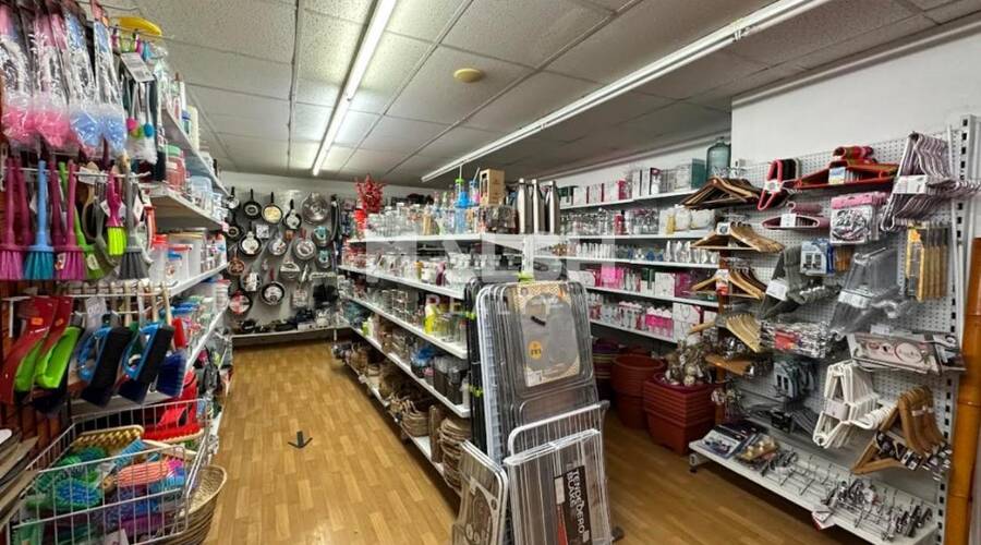 MALSH Realty & Property - Local commercial - Carré de Soie / Grand Clément / Bel Air - Villeurbanne - 1