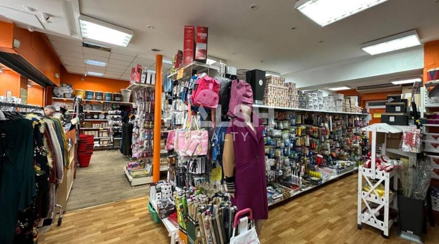 MALSH Realty & Property - Local commercial - Carré de Soie / Grand Clément / Bel Air - Villeurbanne - 3