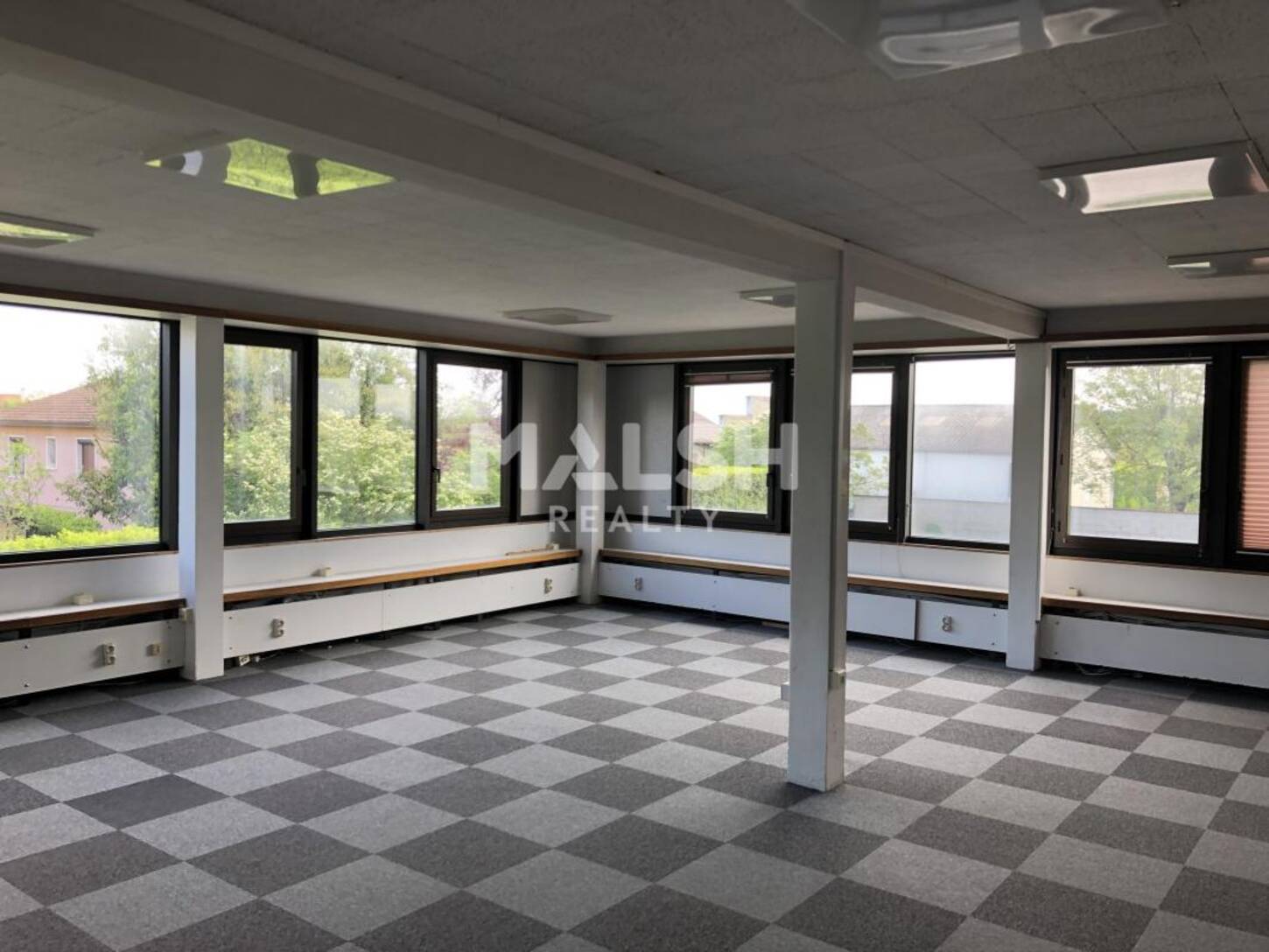 MALSH Realty & Property - Bureau - Lyon Nord Est (Rhône Amont) - Décines-Charpieu - 2