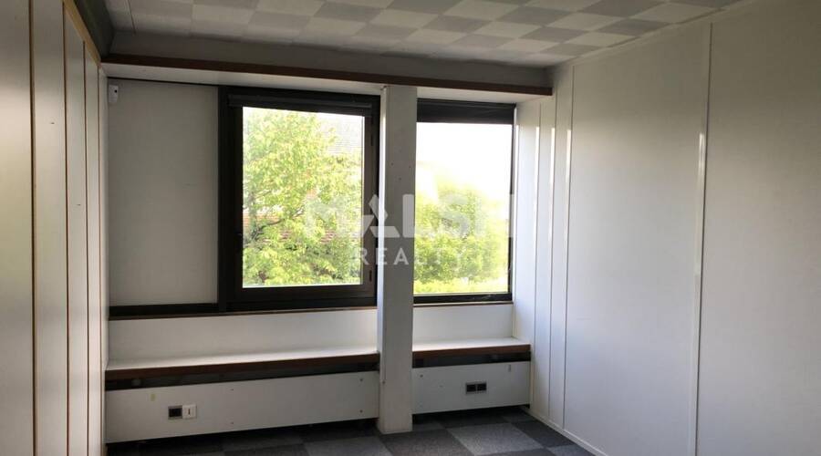 MALSH Realty & Property - Bureau - Lyon Nord Est (Rhône Amont) - Décines-Charpieu - 4