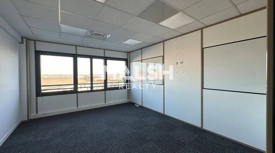 MALSH Realty & Property - Bureau - Extérieurs NORD (Villefranche / Belleville) - Limas - 7