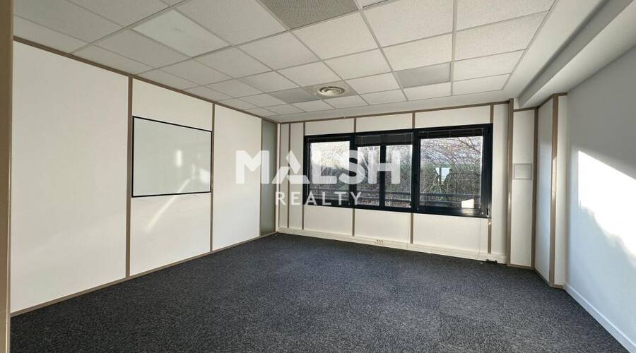 MALSH Realty & Property - Bureau - Extérieurs NORD (Villefranche / Belleville) - Limas - 8