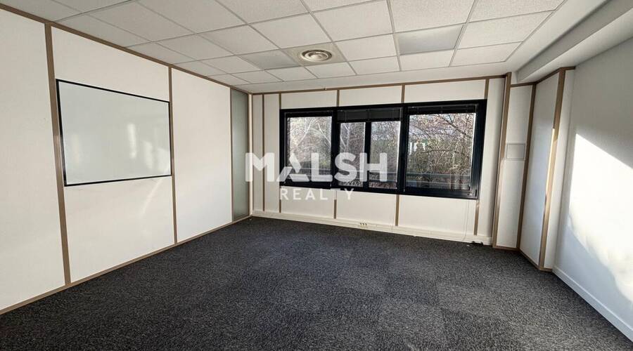 MALSH Realty & Property - Bureau - Extérieurs NORD (Villefranche / Belleville) - Limas - 9