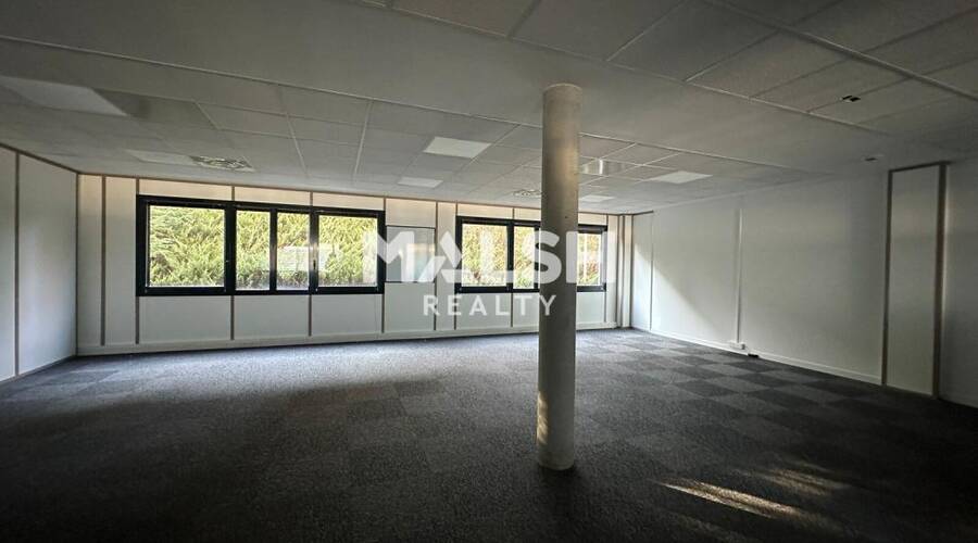 MALSH Realty & Property - Bureau - Extérieurs NORD (Villefranche / Belleville) - Limas - 10