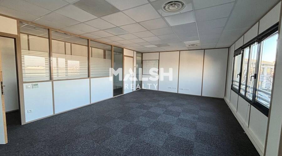 MALSH Realty & Property - Bureau - Extérieurs NORD (Villefranche / Belleville) - Limas - 12