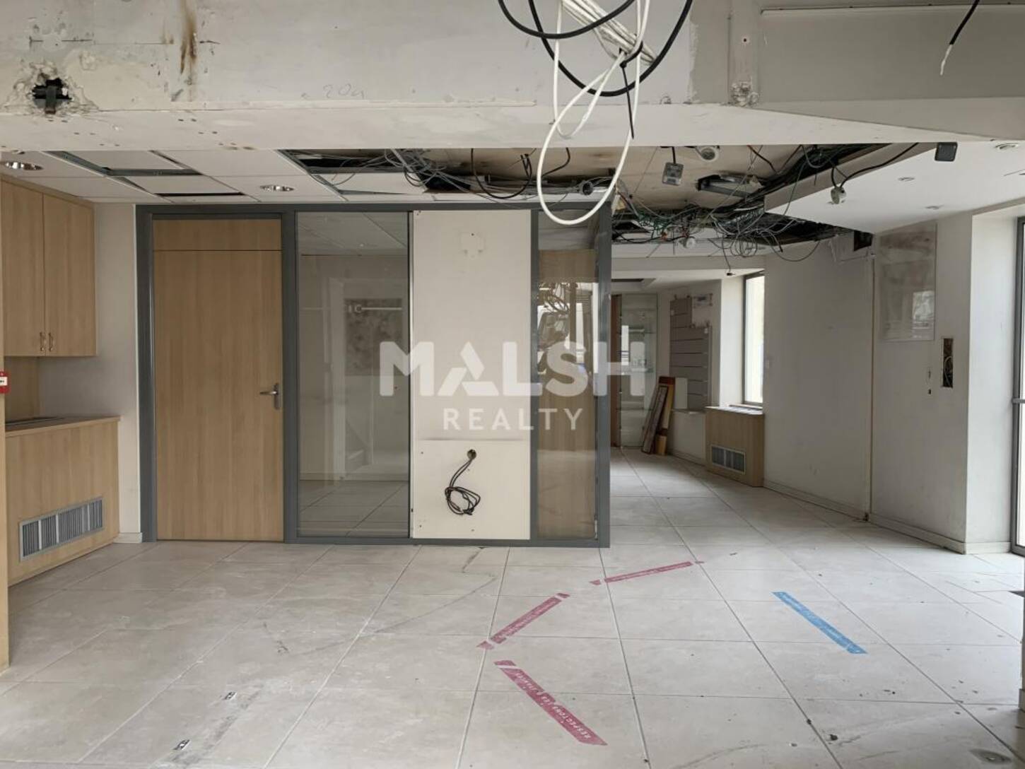 MALSH Realty & Property - Local commercial - Carré de Soie / Grand Clément / Bel Air - Villeurbanne - 2