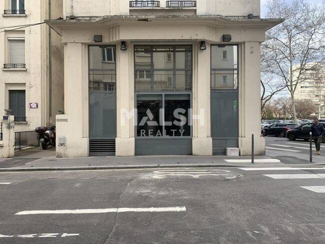 MALSH Realty & Property - Local commercial - Carré de Soie / Grand Clément / Bel Air - Villeurbanne - 1