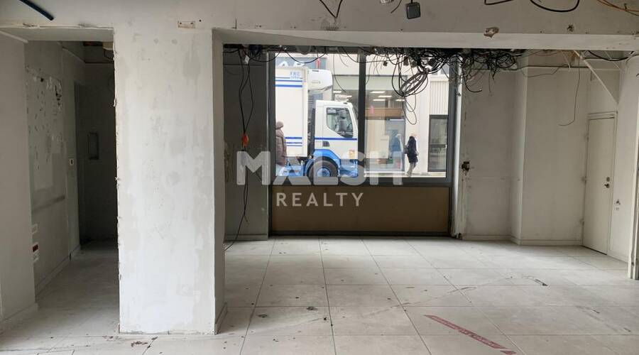 MALSH Realty & Property - Local commercial - Carré de Soie / Grand Clément / Bel Air - Villeurbanne - 3