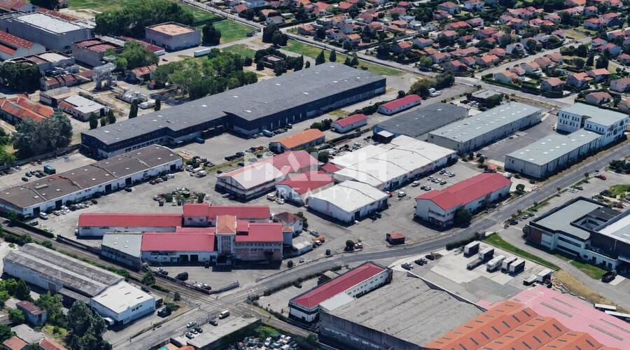 MALSH Realty & Property - Local d'activités - Lyon Nord Est (Rhône Amont) - Décines-Charpieu - 1