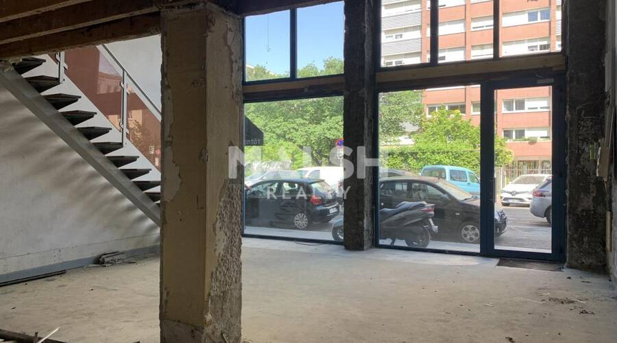 MALSH Realty & Property - Local commercial - Carré de Soie / Grand Clément / Bel Air - Villeurbanne - 1