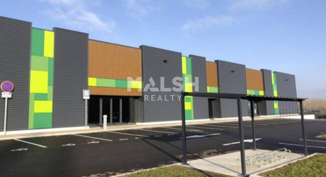 MALSH Realty & Property - Local commercial - Extérieurs NORD (Villefranche / Belleville) - Anse - 1