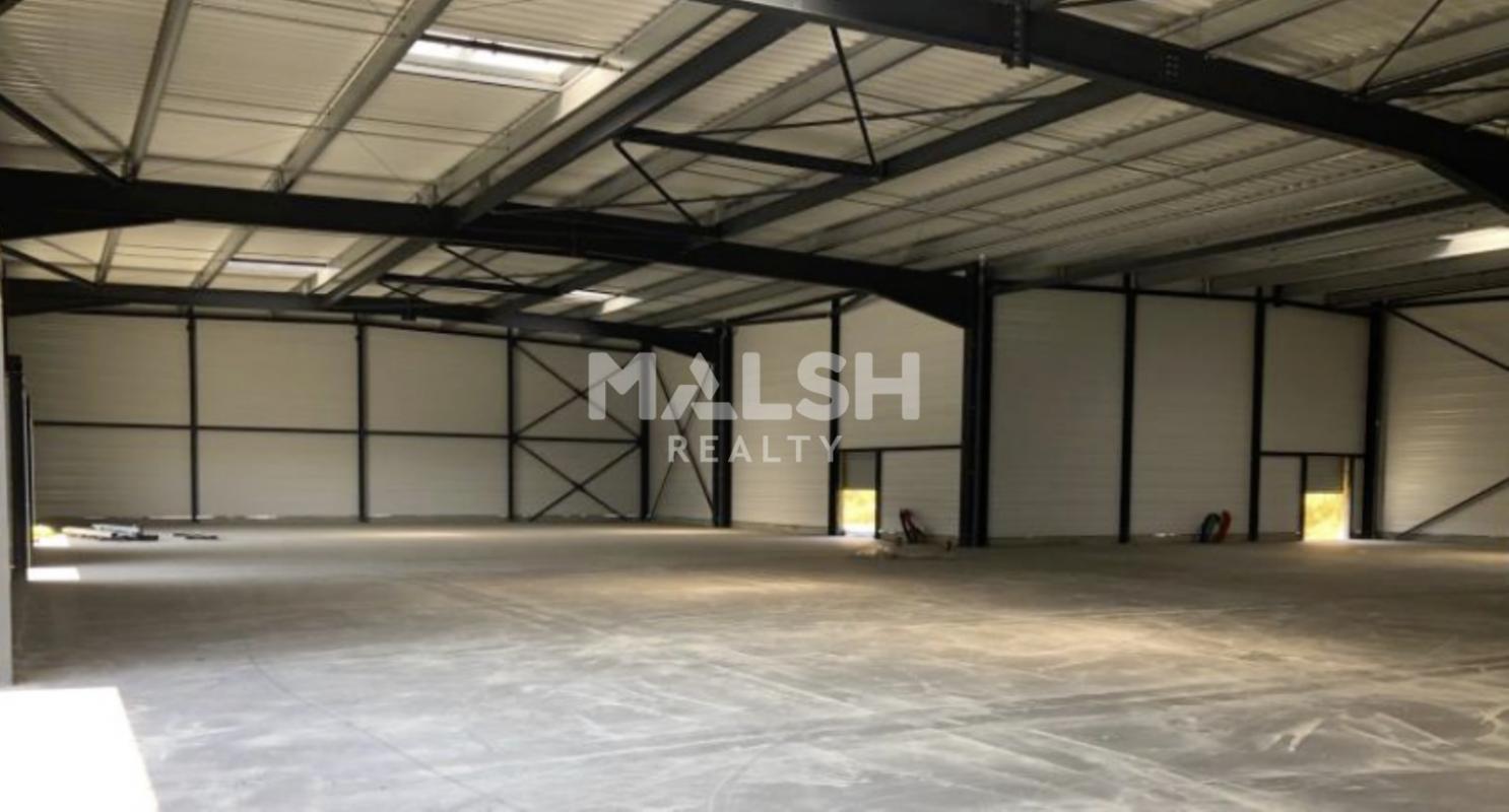 MALSH Realty & Property - Local commercial - Extérieurs NORD (Villefranche / Belleville) - Anse - 2