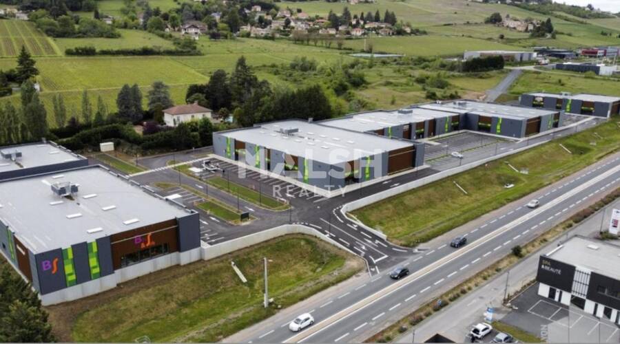 MALSH Realty & Property - Local commercial - Extérieurs NORD (Villefranche / Belleville) - Anse - 9