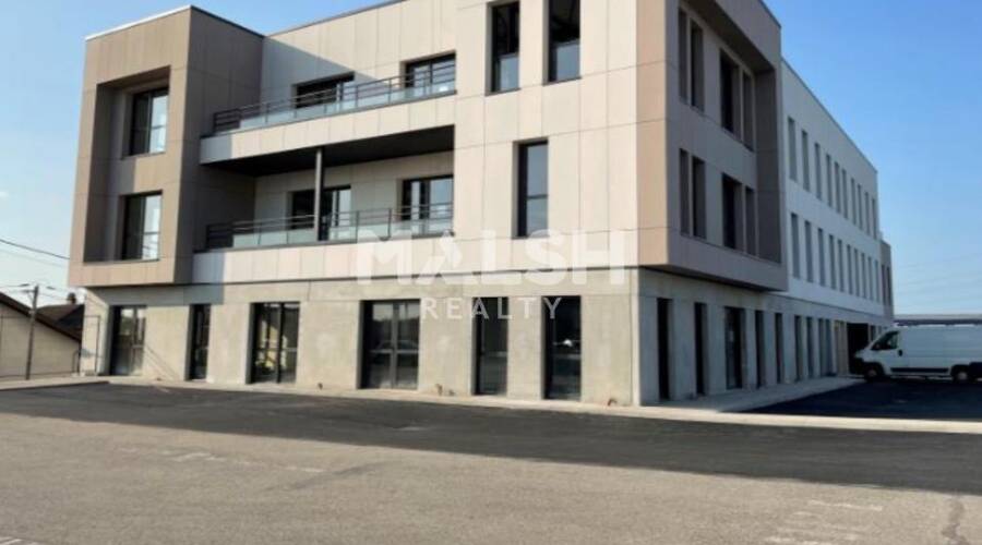 MALSH Realty & Property - Bureau - Extérieurs NORD (Villefranche / Belleville) - Limas - 3