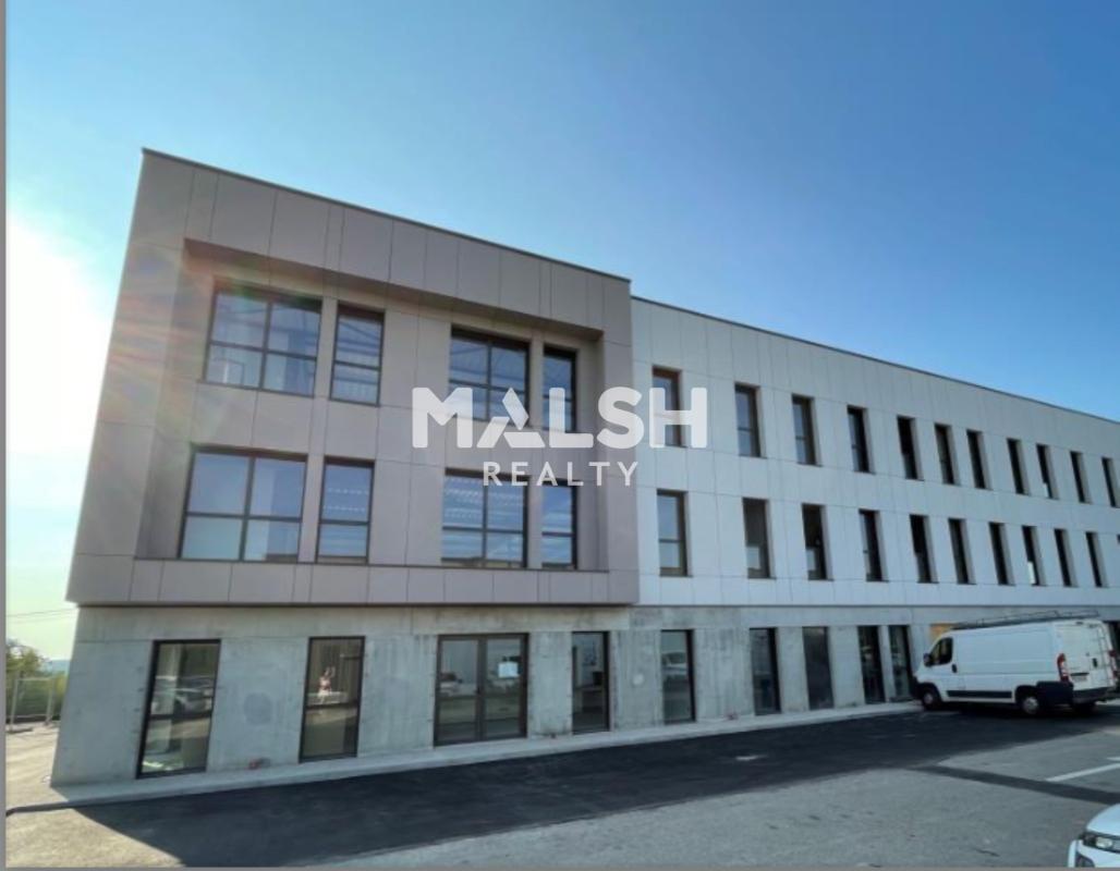 MALSH Realty & Property - Bureau - Extérieurs NORD (Villefranche / Belleville) - Limas - 5