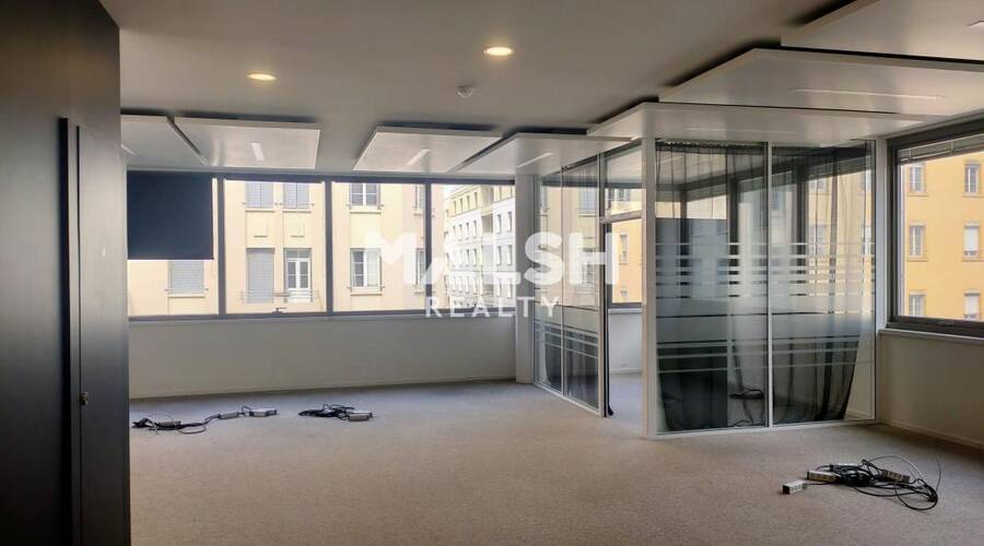 MALSH Realty & Property - Bureau - Lyon 2° / Confluence - Lyon 2 - 4