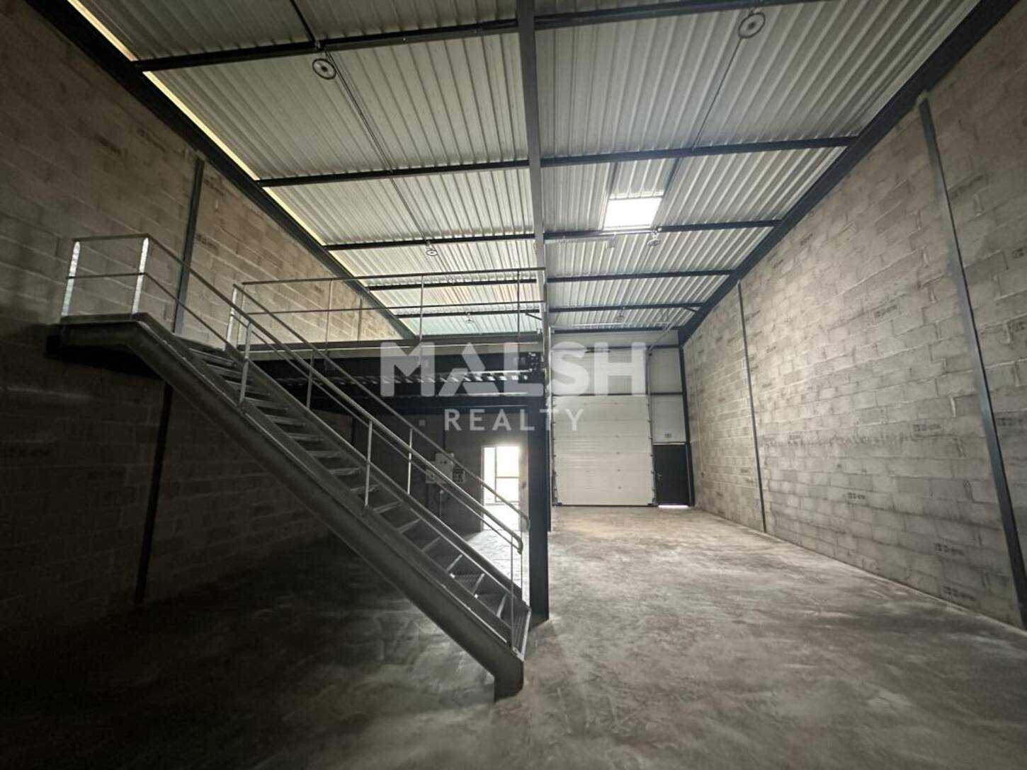 MALSH Realty & Property - Local d'activités - Lyon EST (St Priest /Mi Plaine/ A43 / Eurexpo) - Anthon - 2