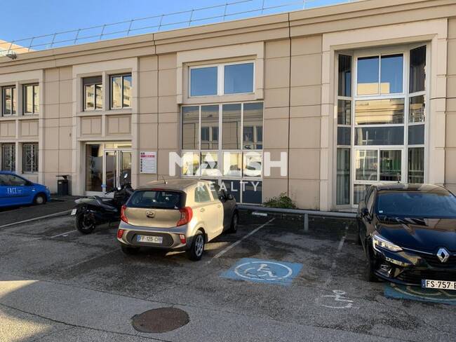 MALSH Realty & Property - Bureau - Carré de Soie / Grand Clément / Bel Air - Villeurbanne - 1