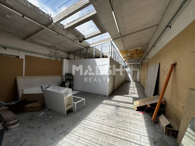 MALSH Realty & Property - Local d'activités - Carré de Soie / Grand Clément / Bel Air - Villeurbanne - 1