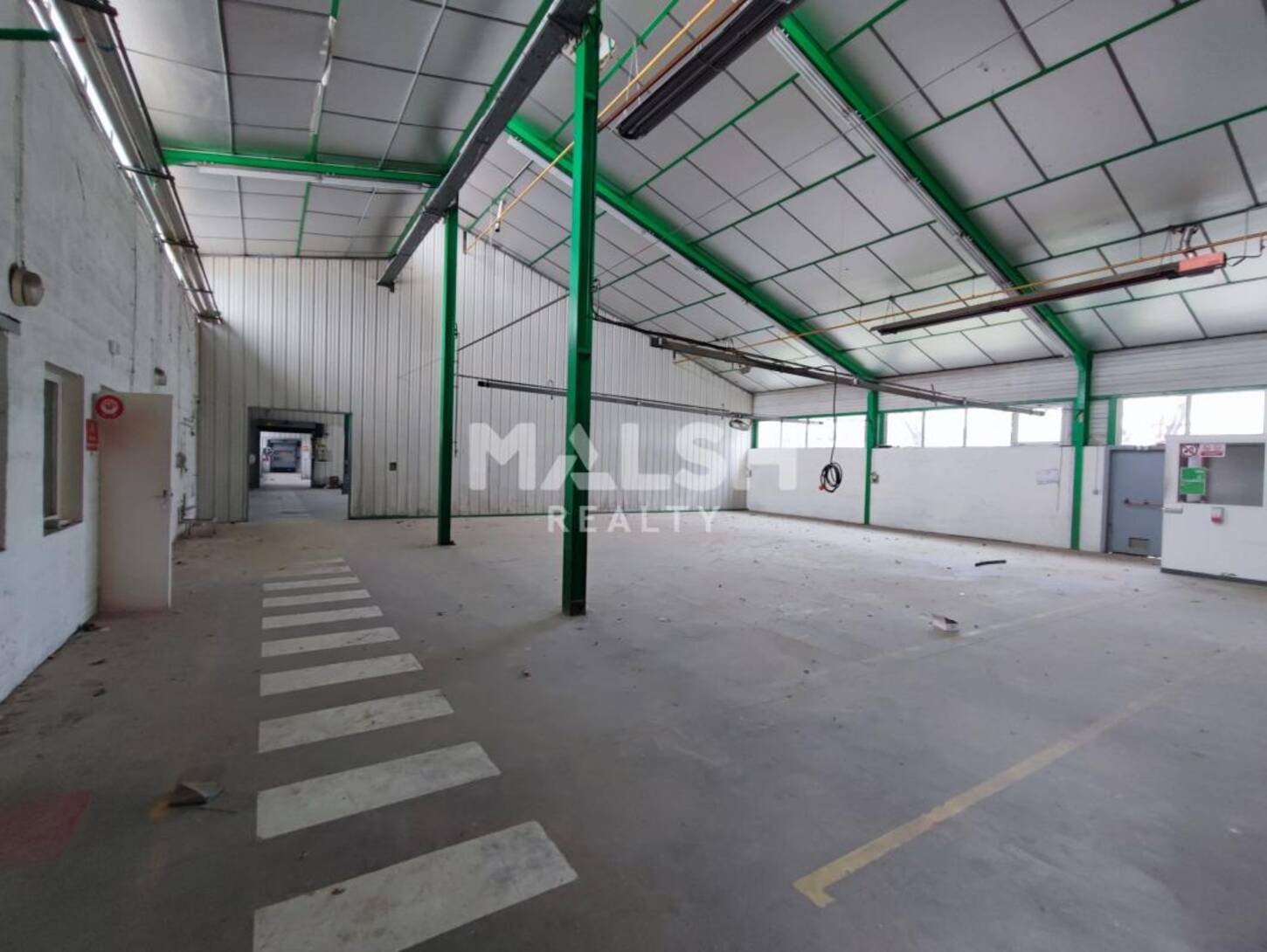 MALSH Realty & Property - Local d'activités - Extérieurs OUEST (Tarare / Arbresle) - Mornant - 2
