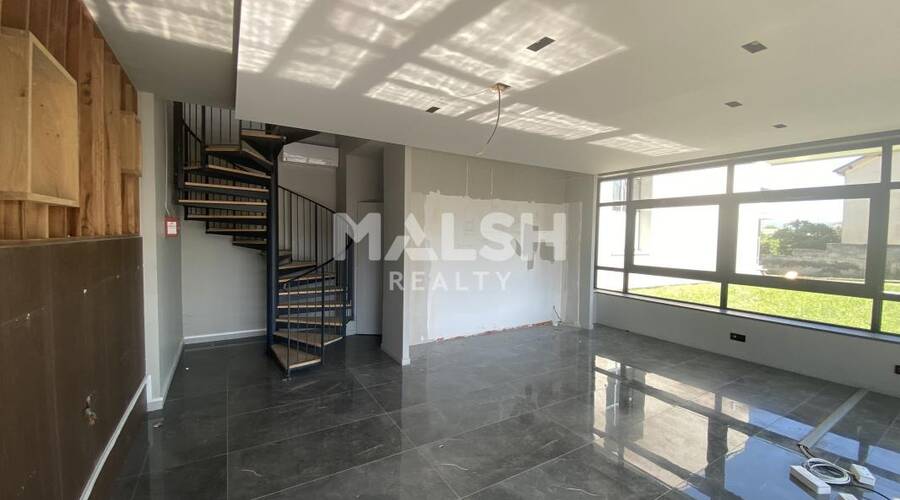 MALSH Realty & Property - Local d'activités - Extérieurs NORD (Villefranche / Belleville) - Anse - 6