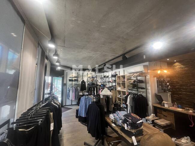 MALSH Realty & Property - Local commercial - Lyon Nord Ouest (Techlid / Monts d'Or) - Charbonnières-les-Bains - 1