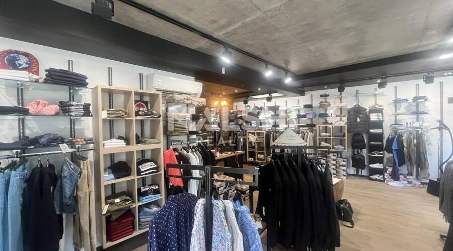 MALSH Realty & Property - Local commercial - Lyon Nord Ouest (Techlid / Monts d'Or) - Charbonnières-les-Bains - 2