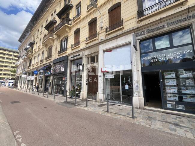 MALSH Realty & Property - Local commercial - Lyon 8°/ Hôpitaux - Lyon 8 - 1