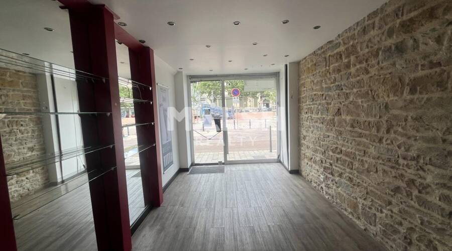 MALSH Realty & Property - Local commercial - Lyon 8°/ Hôpitaux - Lyon 8 - 2
