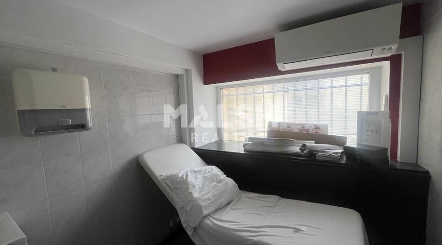 MALSH Realty & Property - Local commercial - Lyon 8°/ Hôpitaux - Lyon 8 - 3