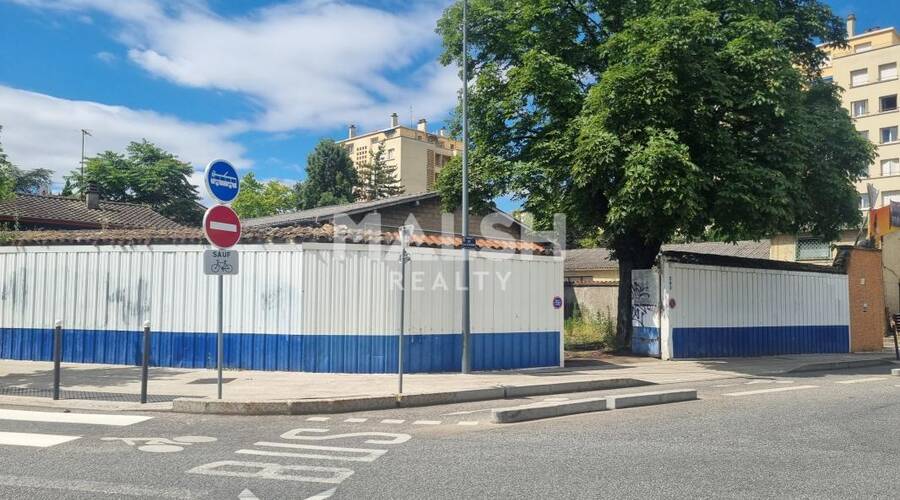 MALSH Realty & Property - Local commercial - Carré de Soie / Grand Clément / Bel Air - Villeurbanne - 1