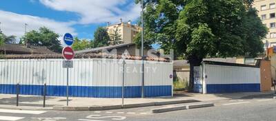 MALSH Realty & Property - Local commercial - Carré de Soie / Grand Clément / Bel Air - Villeurbanne - 1