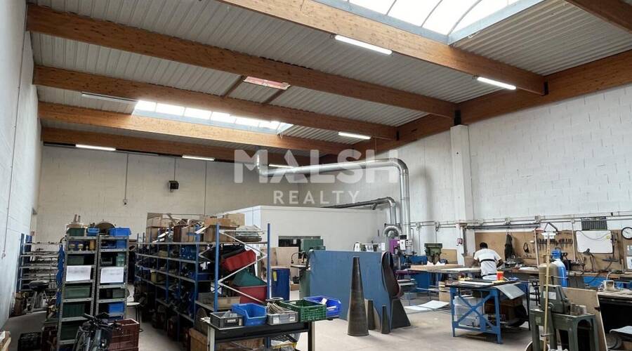 MALSH Realty & Property - Local d'activités - Lyon Nord Est (Rhône Amont) - Décines-Charpieu - 23
