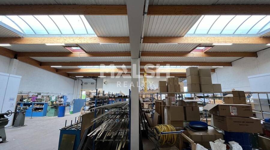 MALSH Realty & Property - Local d'activités - Lyon Nord Est (Rhône Amont) - Décines-Charpieu - 26