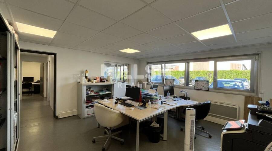 MALSH Realty & Property - Local d'activités - Lyon Nord Est (Rhône Amont) - Décines-Charpieu - 17