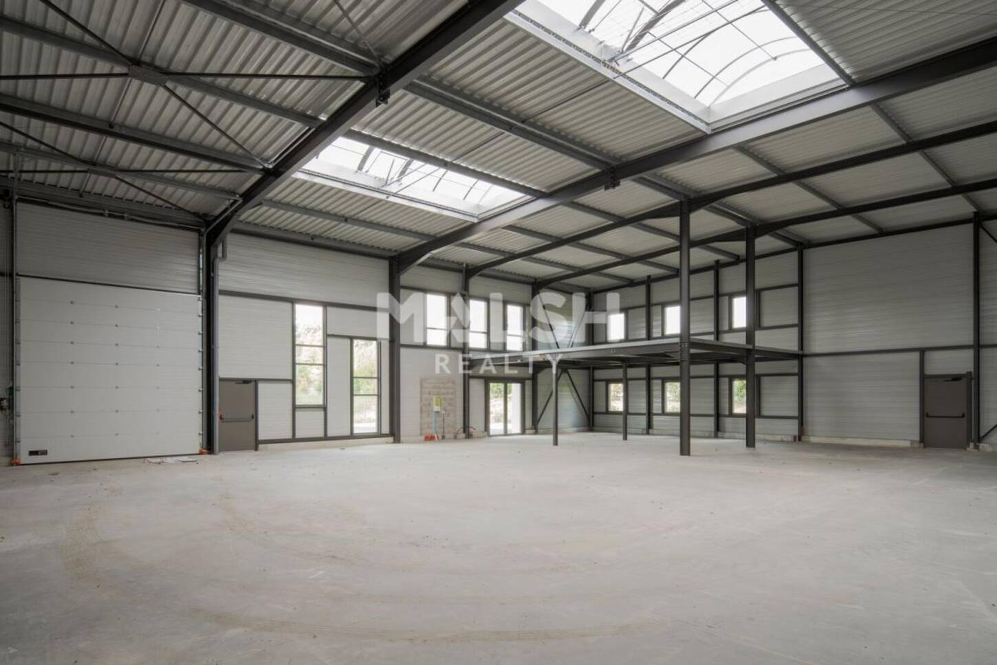 MALSH Realty & Property - Local d'activités - Extérieurs NORD (Villefranche / Belleville) - Trévoux - 2