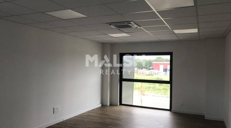 MALSH Realty & Property - Local d'activités - Nord 42 - Riorges - 8