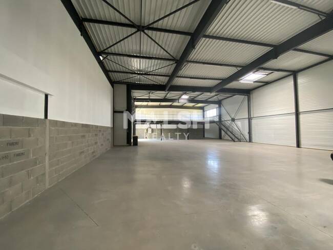 MALSH Realty & Property - Local d'activités - Extérieurs NORD (Villefranche / Belleville) - Frans - 1