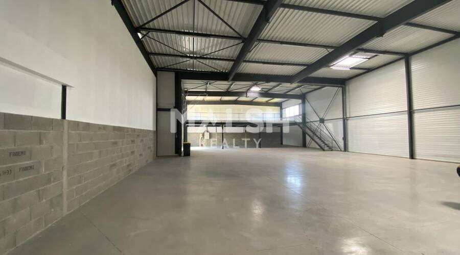 MALSH Realty & Property - Local d'activités - Extérieurs NORD (Villefranche / Belleville) - Frans - 1