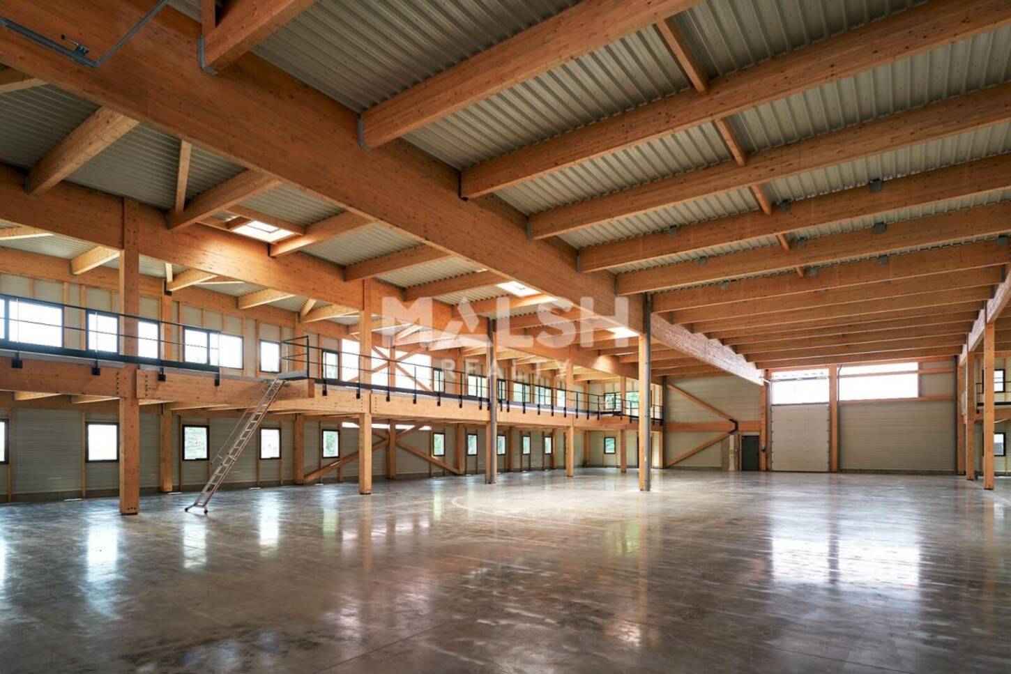 MALSH Realty & Property - Local d'activités - Extérieurs OUEST (Tarare / Arbresle) - Tarare - 2