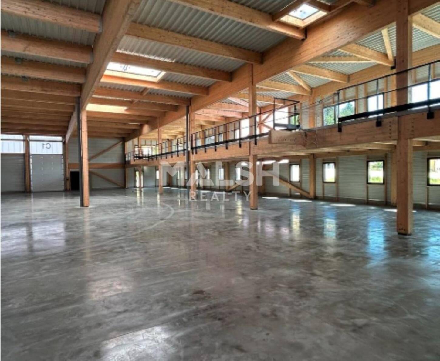 MALSH Realty & Property - Local d'activités - Extérieurs OUEST (Tarare / Arbresle) - Tarare - 2