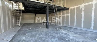 MALSH Realty & Property - Local commercial - Extérieurs NORD (Villefranche / Belleville) - Limas - 1